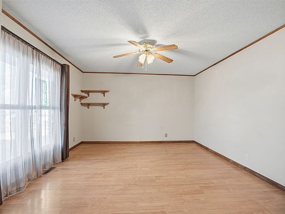 4th image of 1421 39th Street Pl