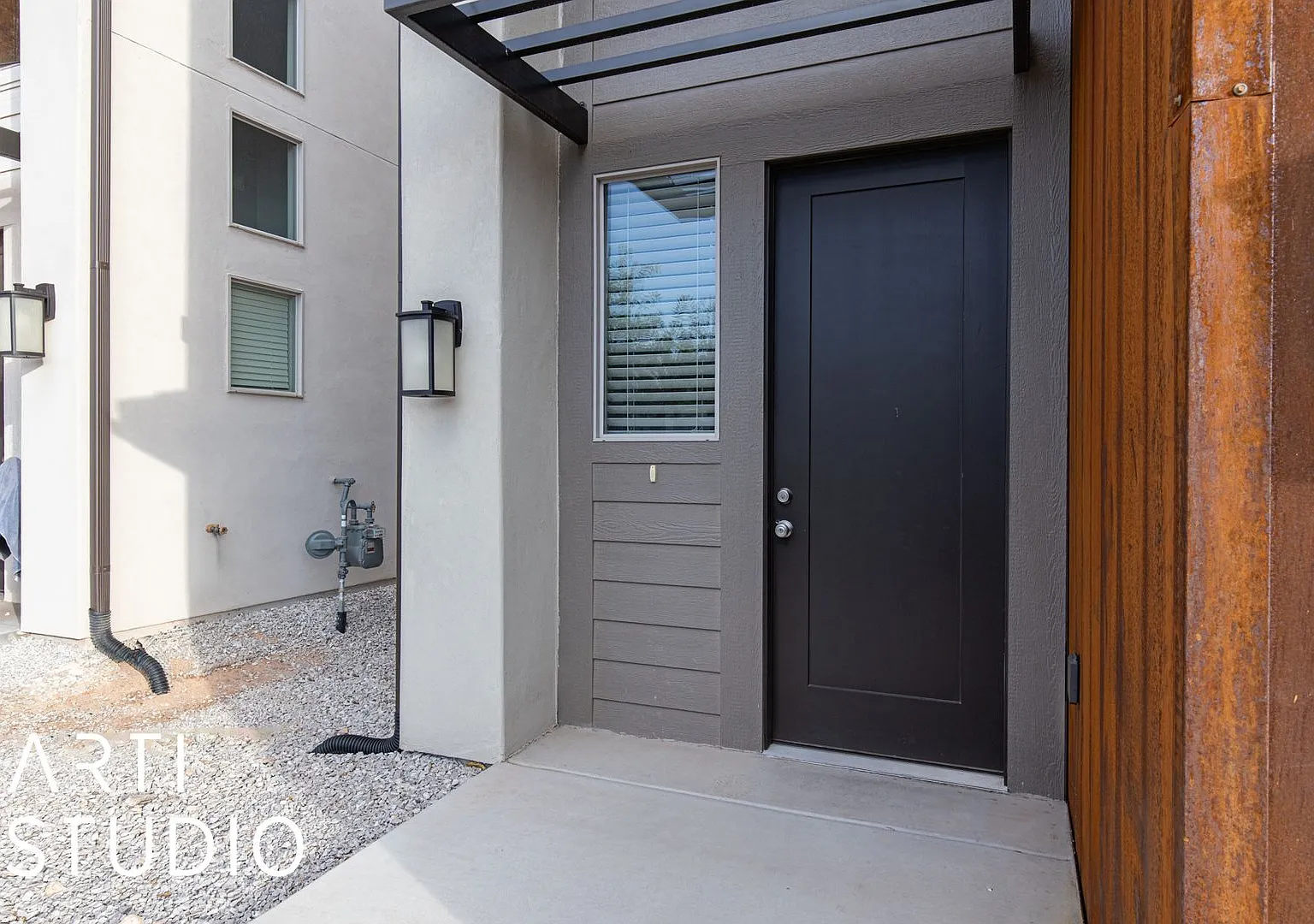 Amazing 4 bed | 2 1/2 bath | 2 car garage in Desert Canyon with washer/dryer/fridge — Photo 2