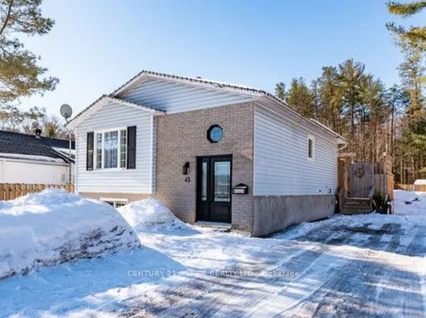 45 Brumm Rd, Petawawa, ON K8A 7G6