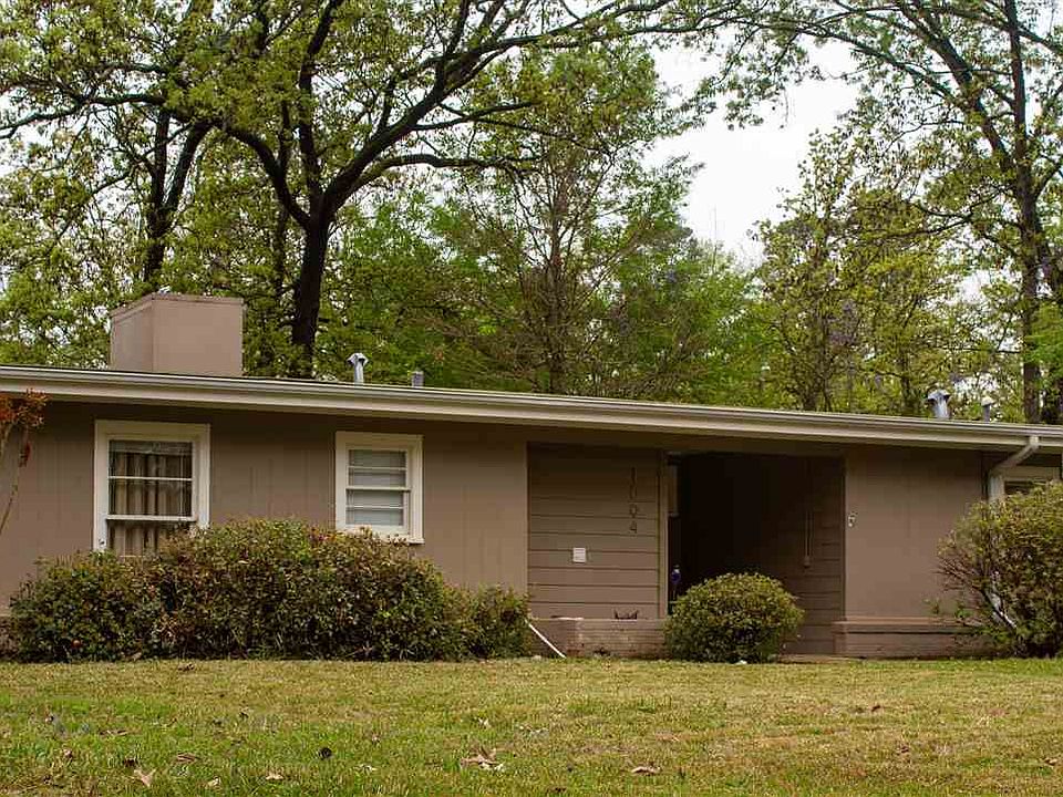 1st image of 1004 Delwood Dr