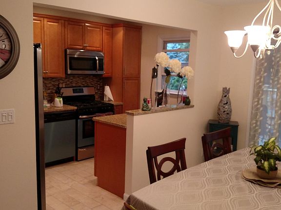 3rd image of 433 Park View Ave #1