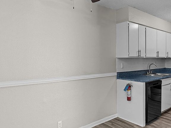 5th image of 602-612 Gilmer Rd #201