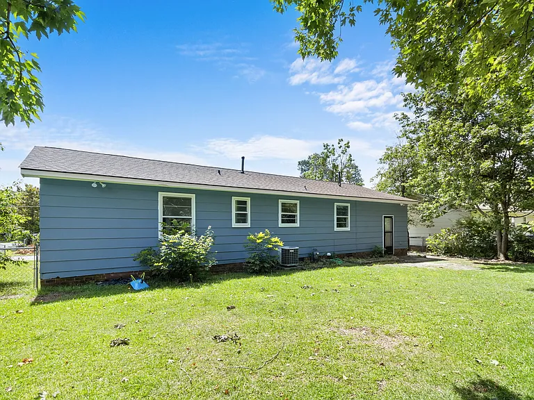 5215 Longbranch Dr — Photo 19