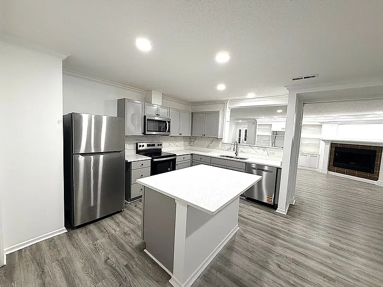 10882 Emery Dr — Photo 5