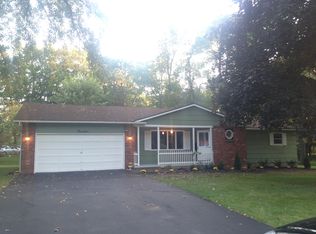 19 Rodney Ln, Rochester, NY 14625