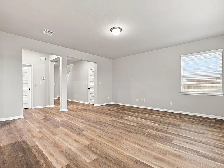 18518 Karlynn St — Photo 8
