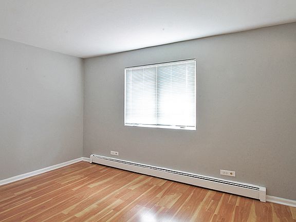 3rd image of 204 Marengo Ave APT 1F