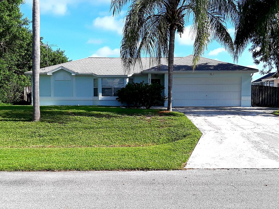 1st image of 621 SW McCoy Ave