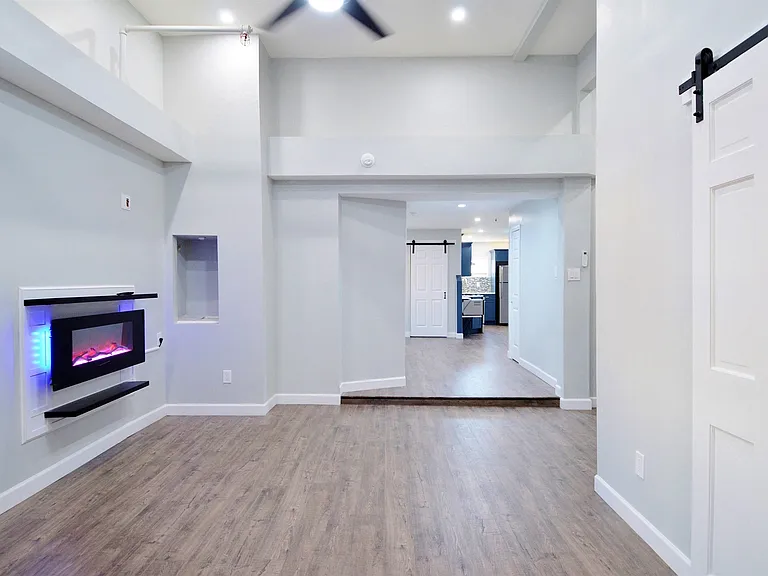 513 Avenue A #1 — Photo 16
