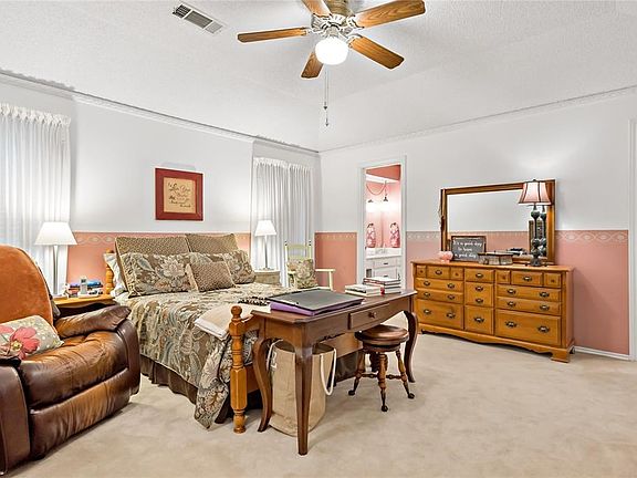 2nd image of 1412 Forsythe Dr