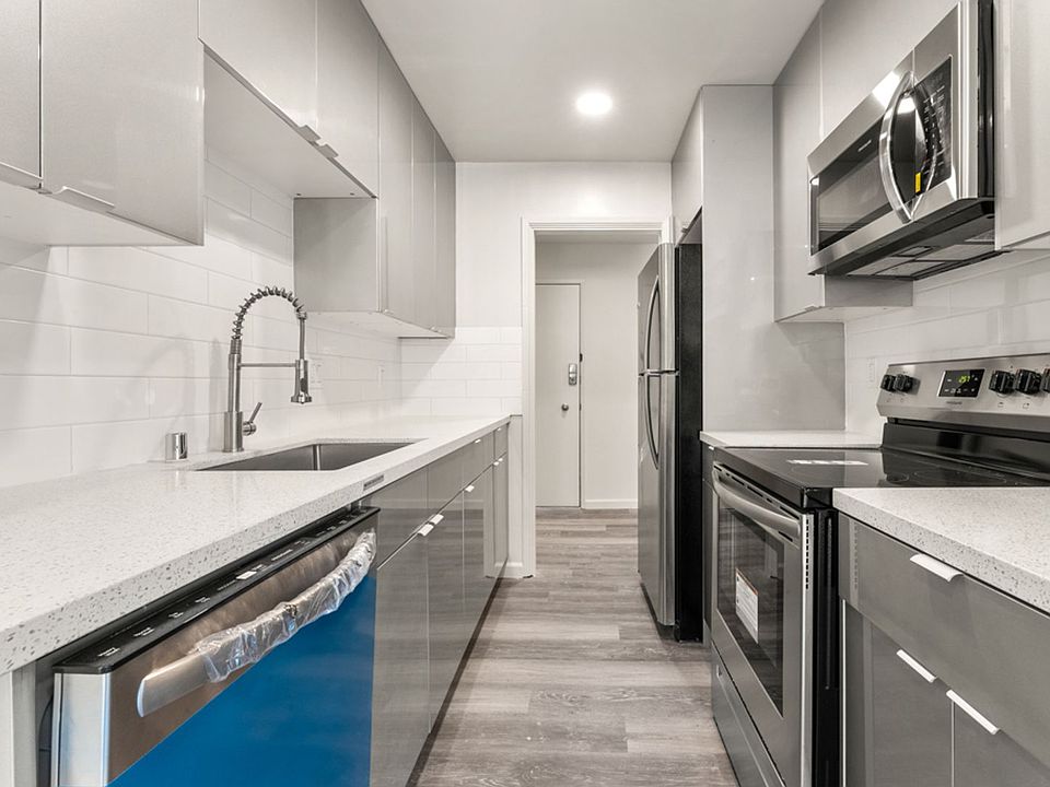 1st image of 2441 Carlmont Dr #302