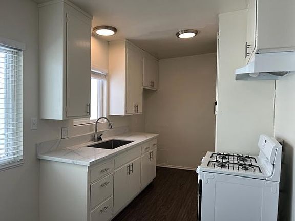 2nd image of 720 Monterey Blvd APT 8