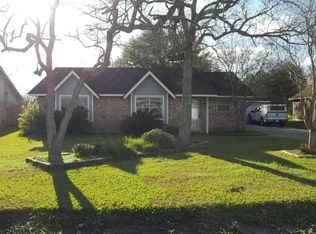 6107 Stoneybrook St, Angleton, TX 77515