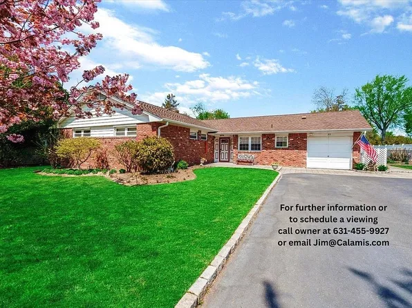 33 Long Bow Ln, Commack, NY 11725