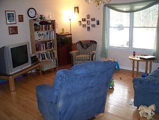 5th image of 381 Holly Acres Dr