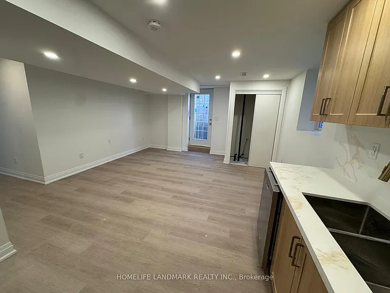 6 Kenneth Ross Bnd — Photo 7