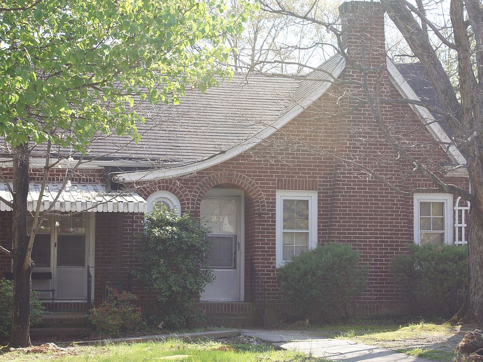 1st image of 202 E Lake Dr