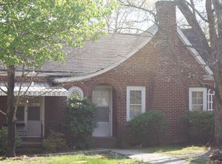 202 E Lake Dr, Greensboro, NC 27403
