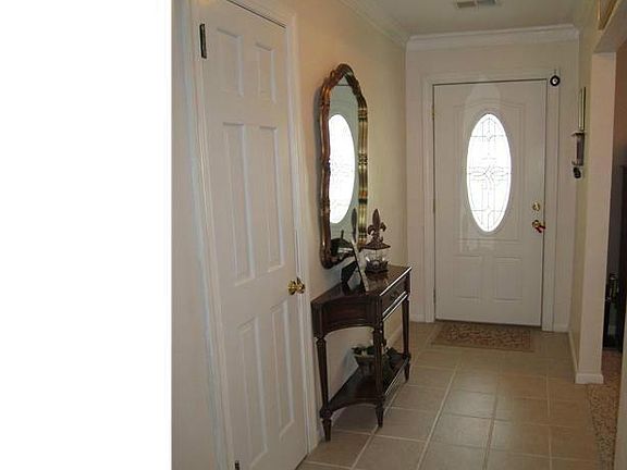 3rd image of 300 Shannon Ct