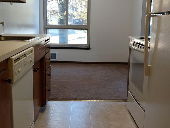 3rd image of 9720 Roosevelt Way NE #403