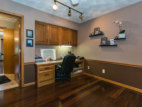 4th image of 3085 Castle Woods Ln