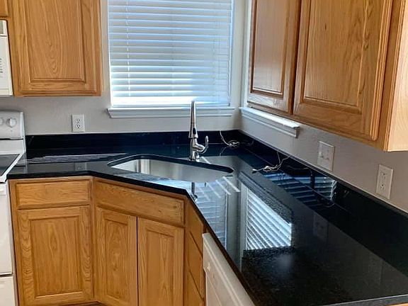 5th image of 717 Sandgate Dr