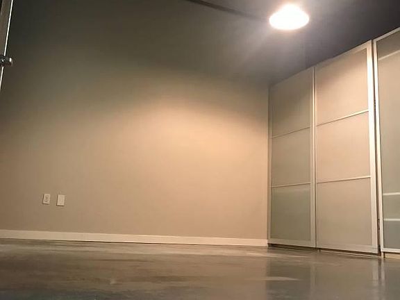 5th image of 101 S 12th St Unit 306