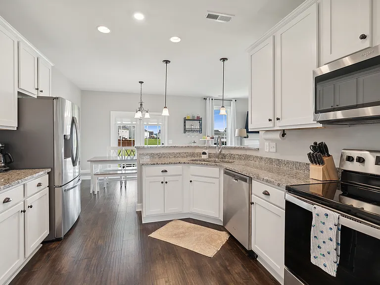 7989 Regiment Dr — Photo 11