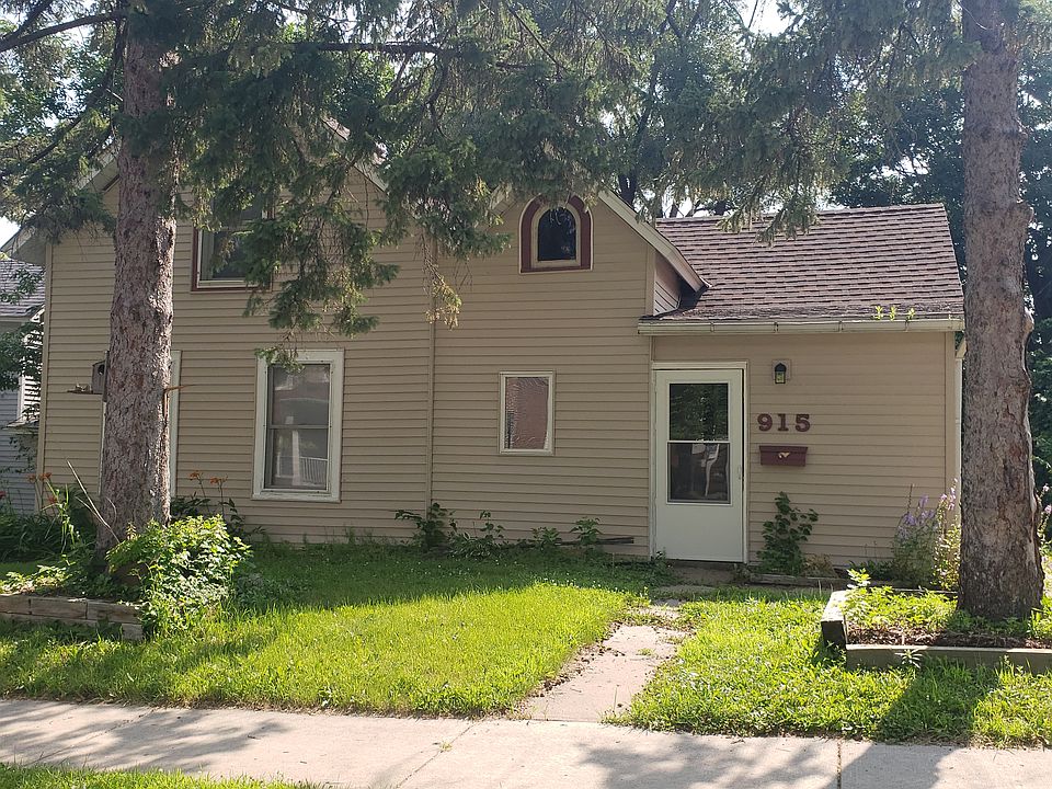 1st image of 915 Ramsey St