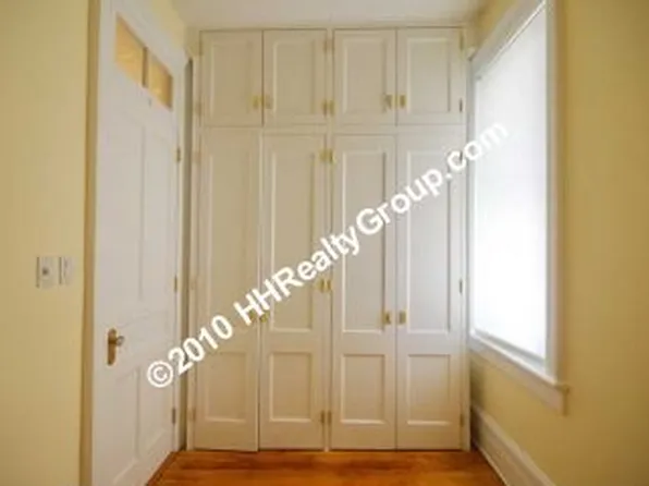 223 West 21st Street image 1 of 8