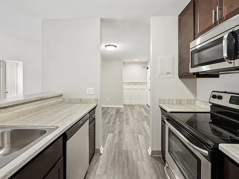 Lexington Hills Apartments — Photo 46