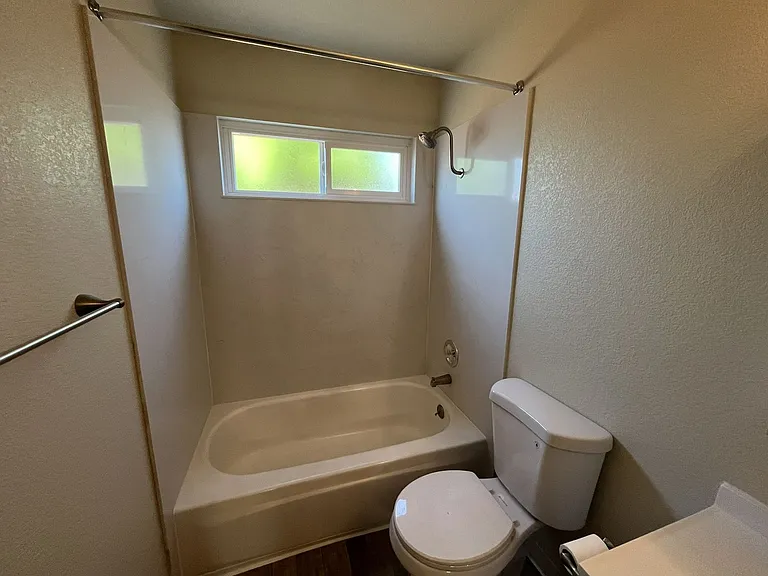 6415-6417 San Stefano St — Photo 55