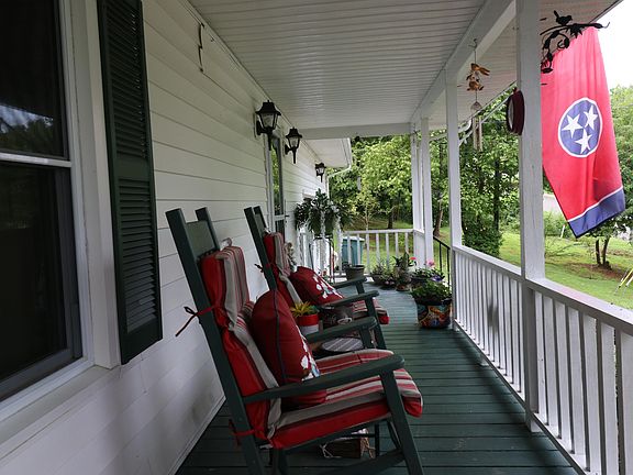 5th image of 1620 Hillview Dr