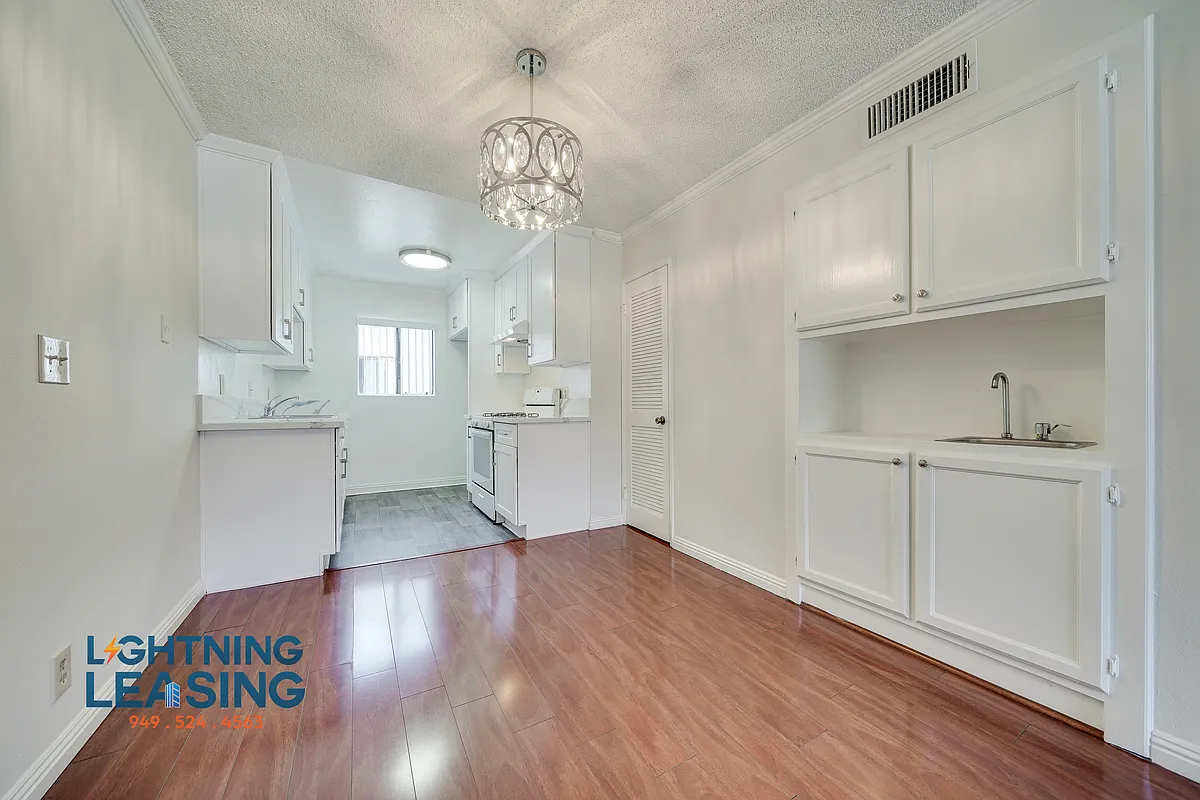 Building Photo - 1167 Justin Ave #6