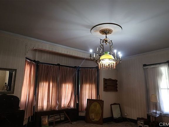 4th image of 209 Carlton Ave