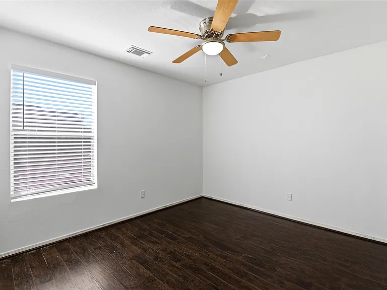 18427 Grove Brook Ln — Photo 33