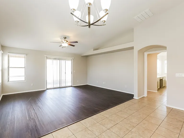 6622 S 23rd Ave — Photo 5