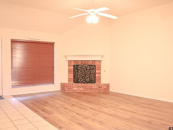 5th image of 230 Highland Dr