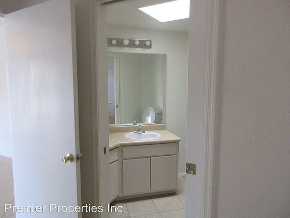 2nd image of 1604 N Paseo La Tinaja