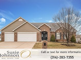 416 Crystal Trail Dr, Wentzville, MO 63385