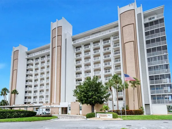 633 Alhambra Rd APT 605, Venice, FL 34285