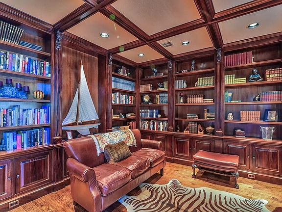 5th image of 808 Doral Dr