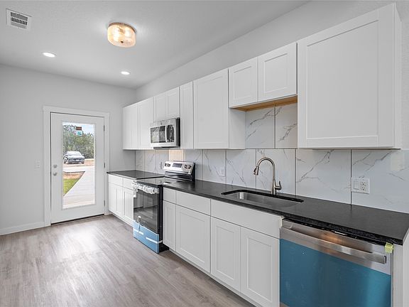 4th image of 2222 Cedarwood Trl