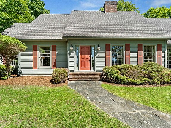 3rd image of 248 Highlands Drive
