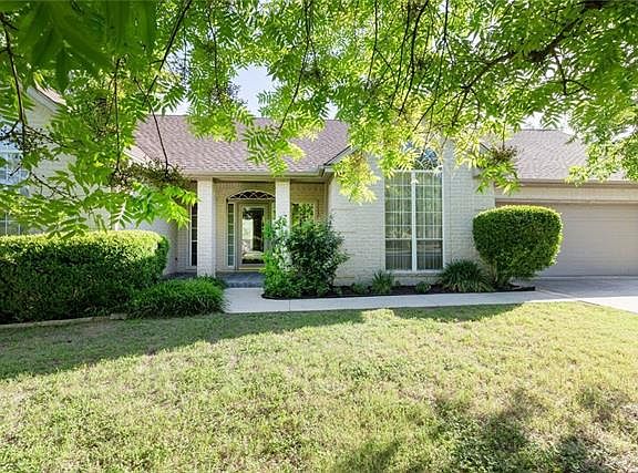3rd image of 309 Verbena Dr