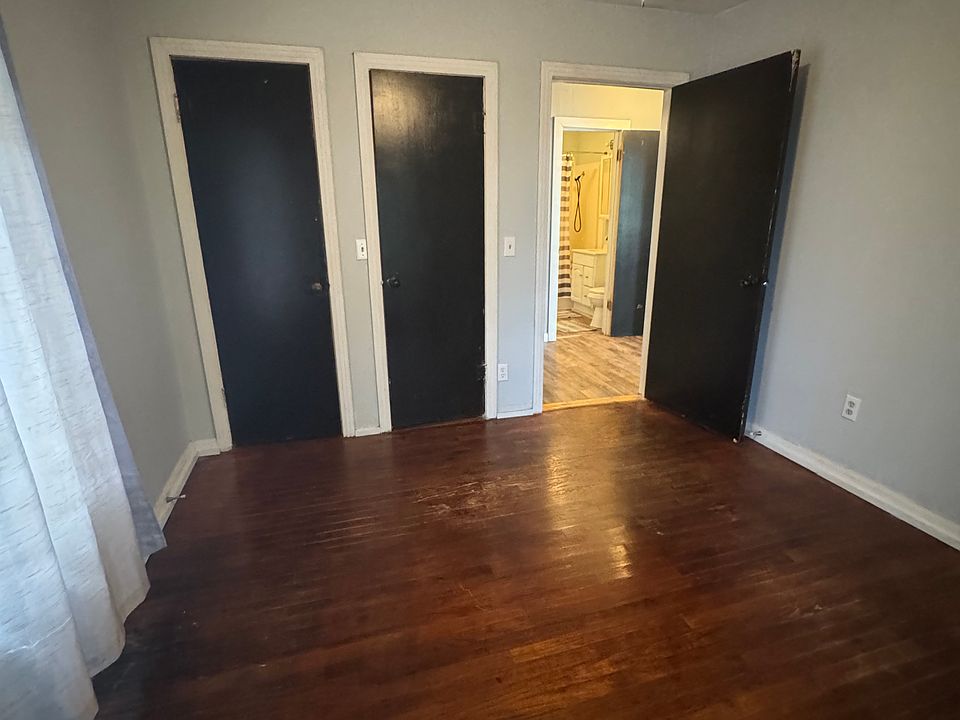1st image of 704 E 1st St