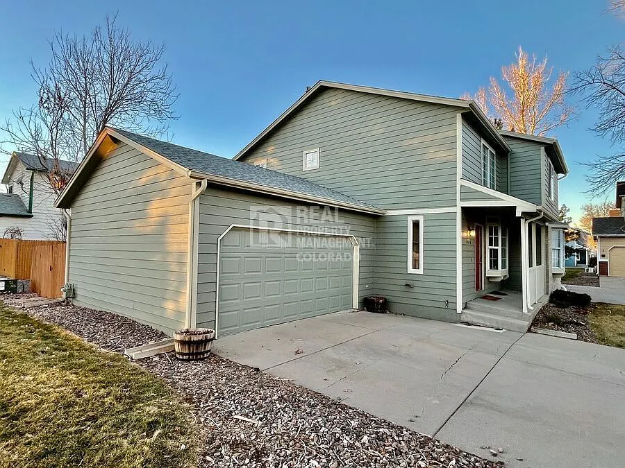 Charming 2-Bedroom Duplex with Yard and Desirable Location in Quail's Crossing! — Photo 3