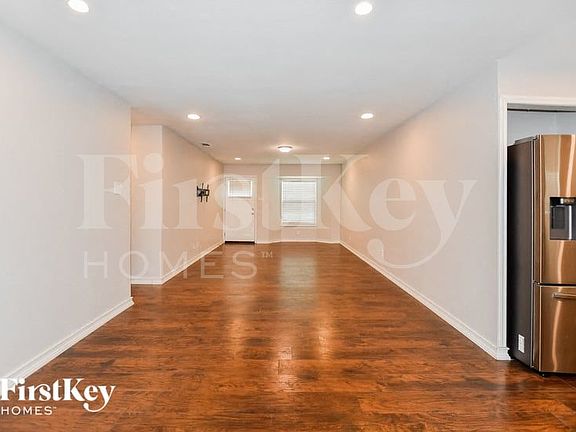 2nd image of 1718 Whiteoak Dr
