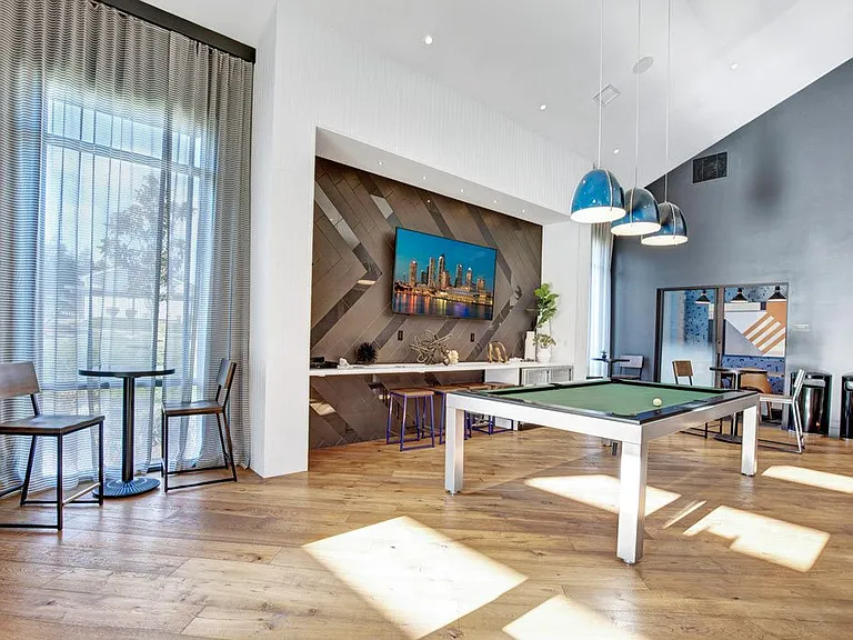 Martingale Apartments — Photo 13