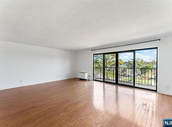 5th image of 1150 River Rd APT 4F